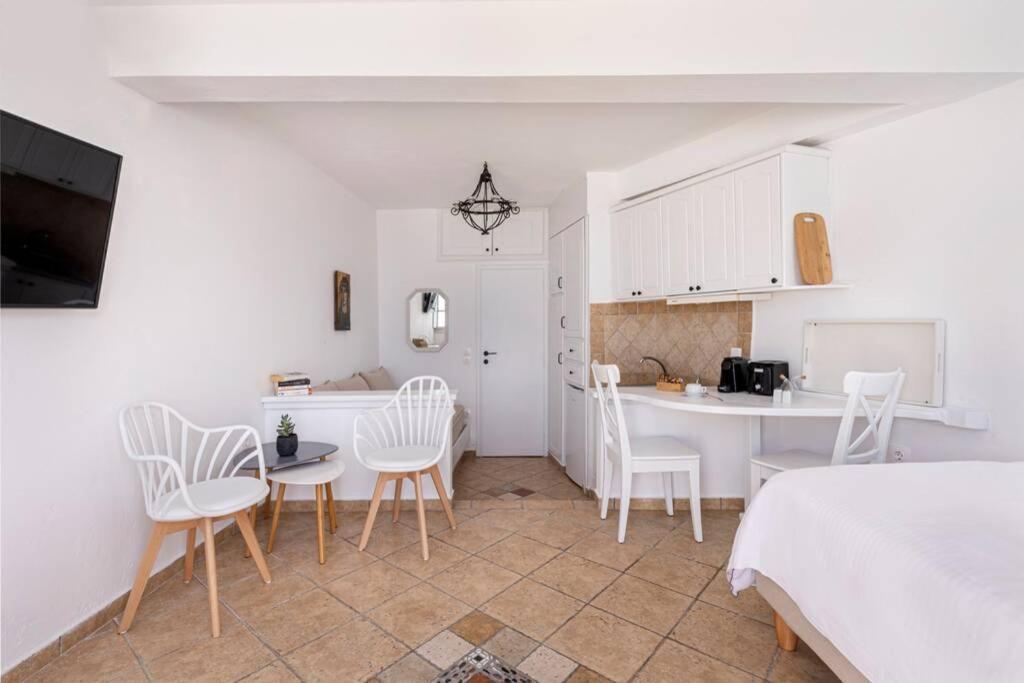 Calderas Hug & Panoramic Sea View - 3 Lux Suites Imerovígli Kültér fotó